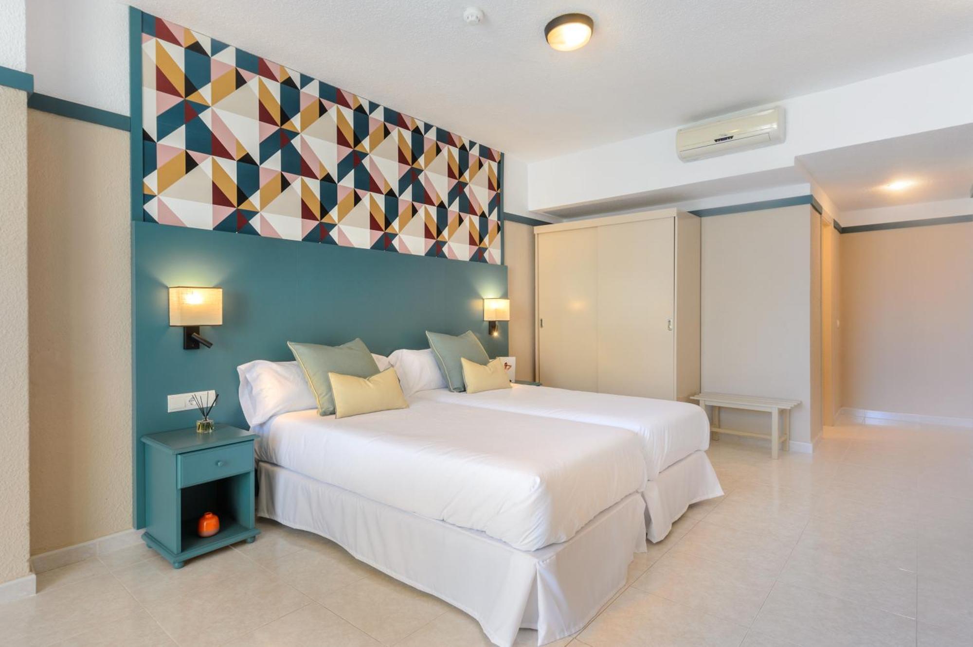 Aparthotel Vibra Club Maritim Sant Antoni de Portmany Exterior foto