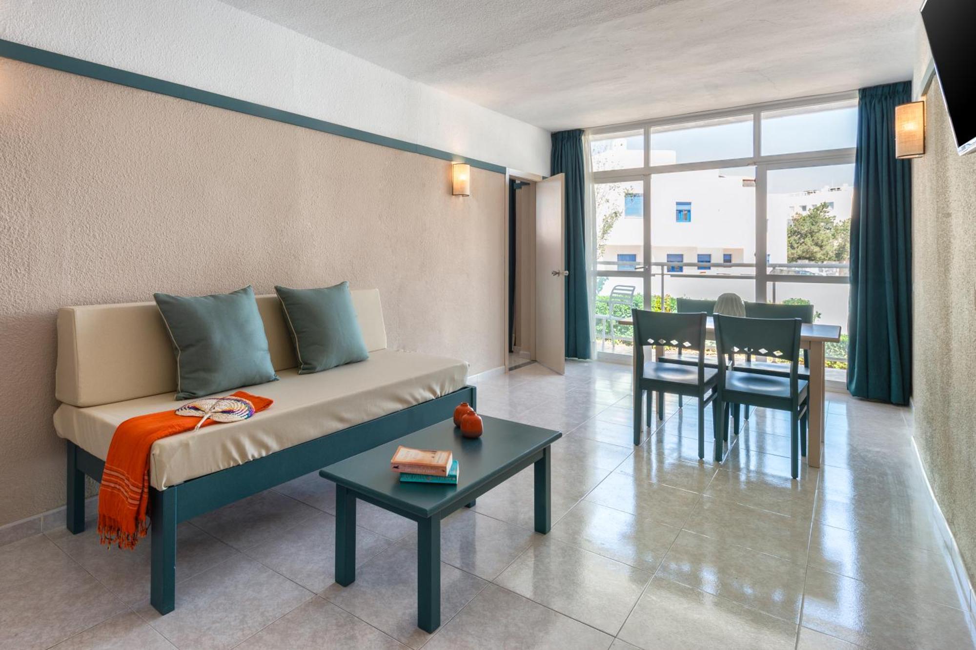 Aparthotel Vibra Club Maritim Sant Antoni de Portmany Exterior foto